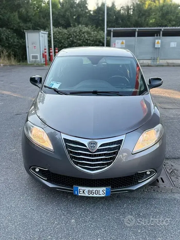 Usata Lancia Ypsilon S 69 CV (50 kW) 2011 Grigio Utilitaria