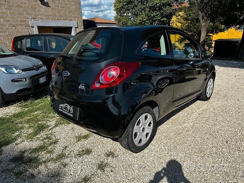 Usata Ford Ka 69 CV (50 kW) 2014 Nero Utilitaria
