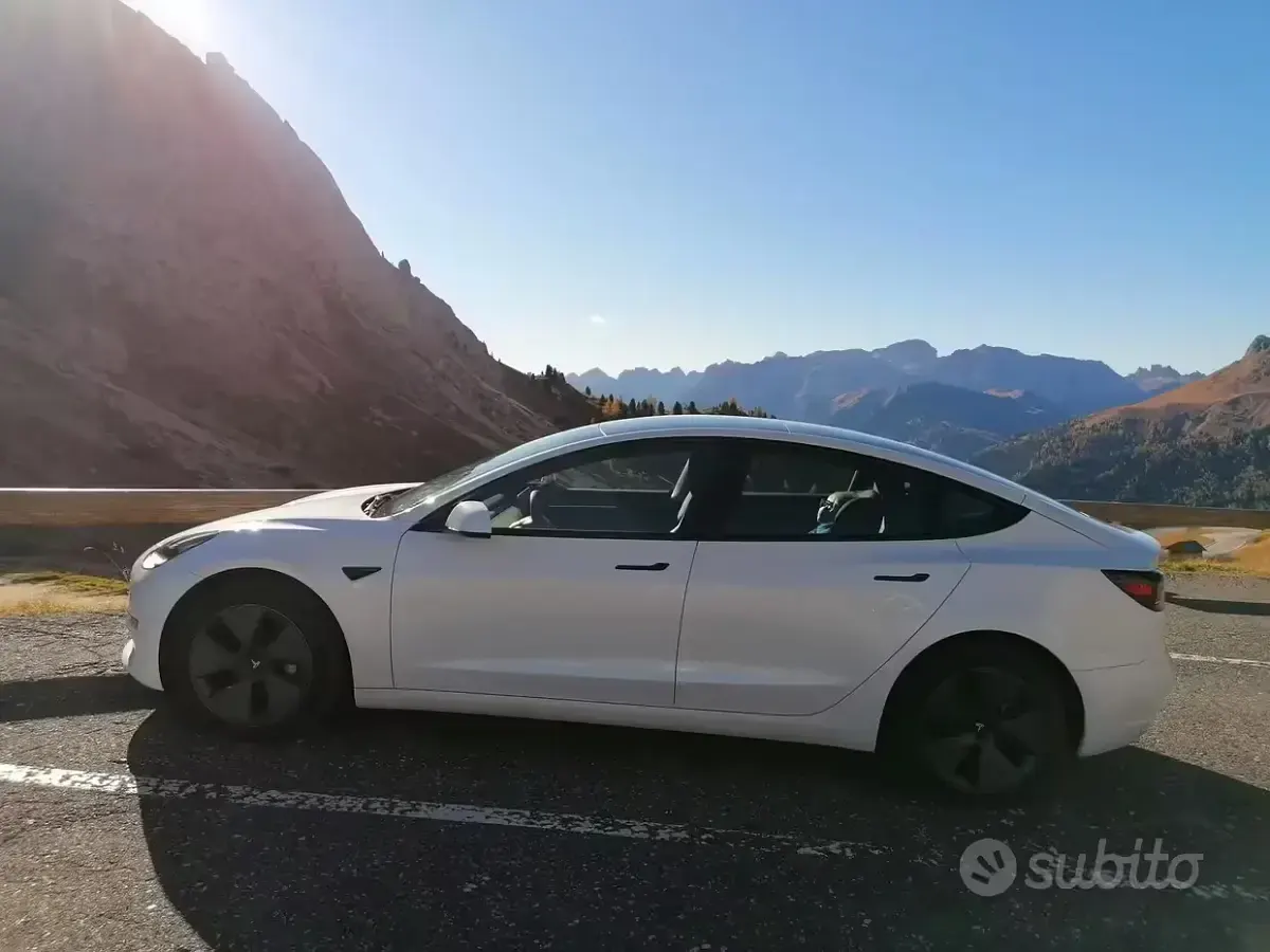 Usata Tesla Model 3 152 kW (208 CV) 2021 Bianco Berlina