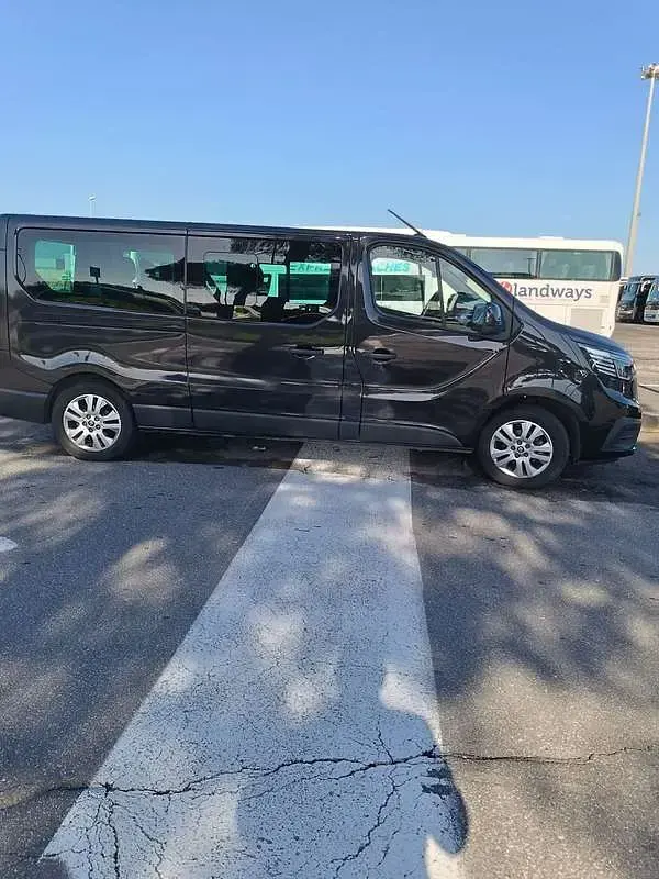 Usata Renault Trafic 150 CV (110 kW) 2024 Nero Monovolume