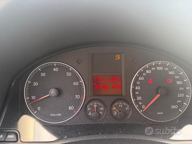 Usata VW Golf V 102 CV (75 kW) 2007 Grigio Berlina