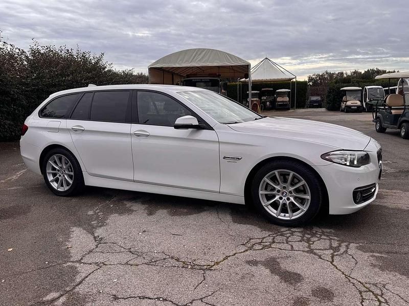 Usata BMW 520 Luxury Line 190 CV (139 kW) 2015 Bianco Station wagon