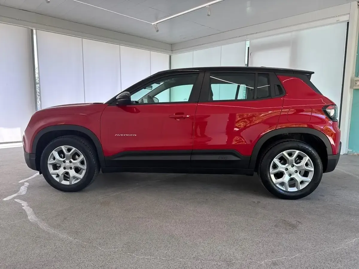 Usata Jeep Avenger Altitude 101 CV (74 kW) 2024 Rosso SUV