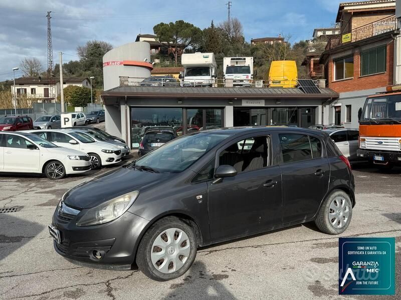 Grigio Usata 2010 Opel Corsa Edition Tre volumi | 4800 € (Molto cara) - Immagine 1/4