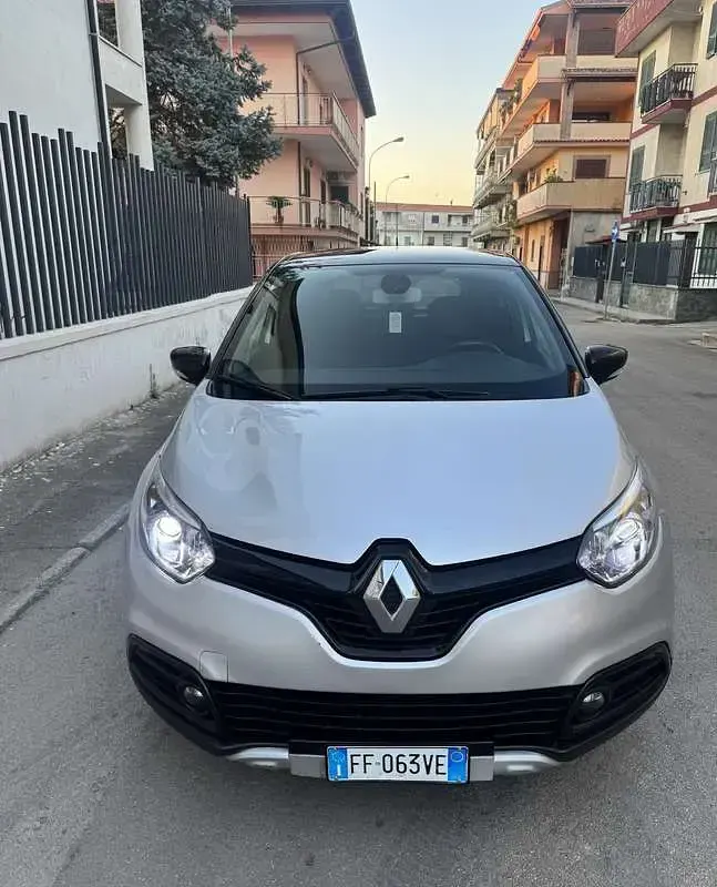 Usata Renault Captur 90 CV (66 kW) 2016 SUV