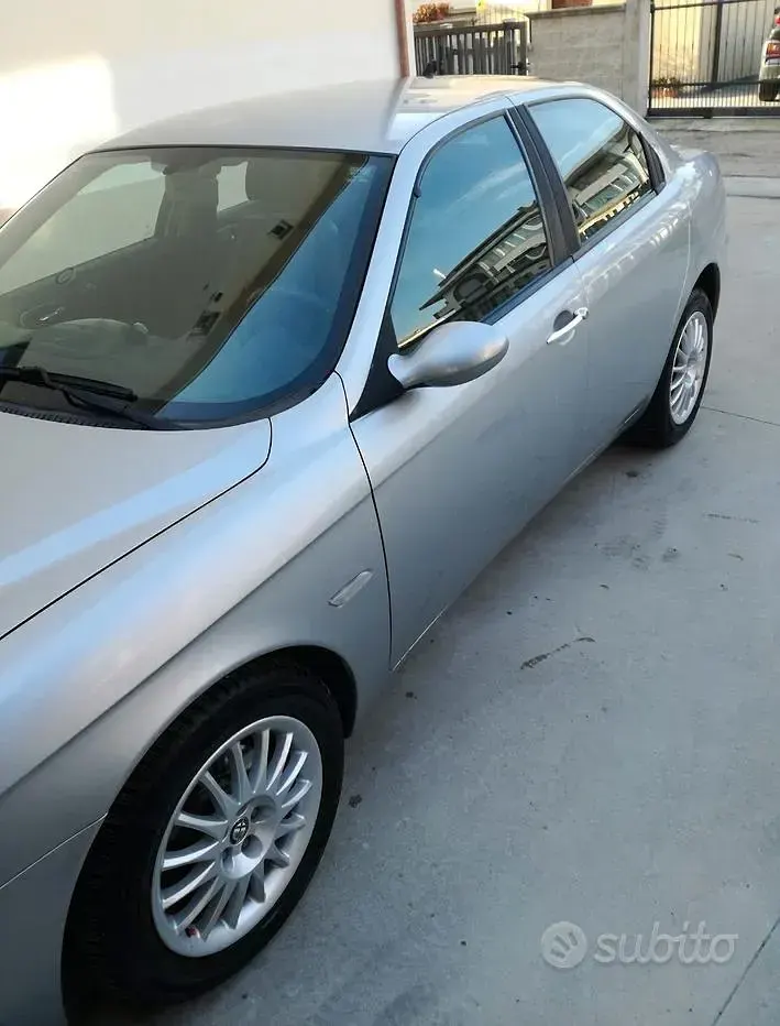 Usata Alfa Romeo 156 116 CV (85 kW) 2005 Grigio Berlina