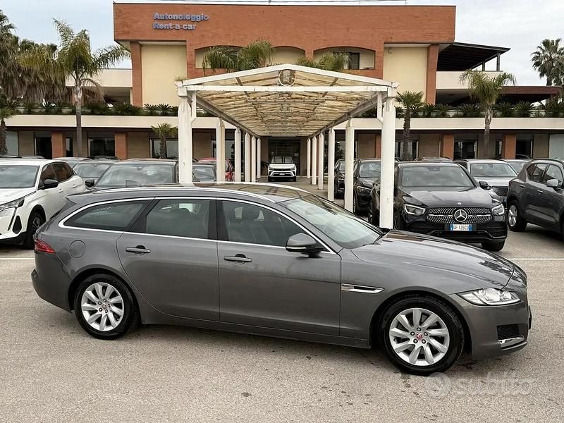 Usata Jaguar XF Sportbrake Prestige 180 CV (132 kW) 2018 Grigio Station wagon