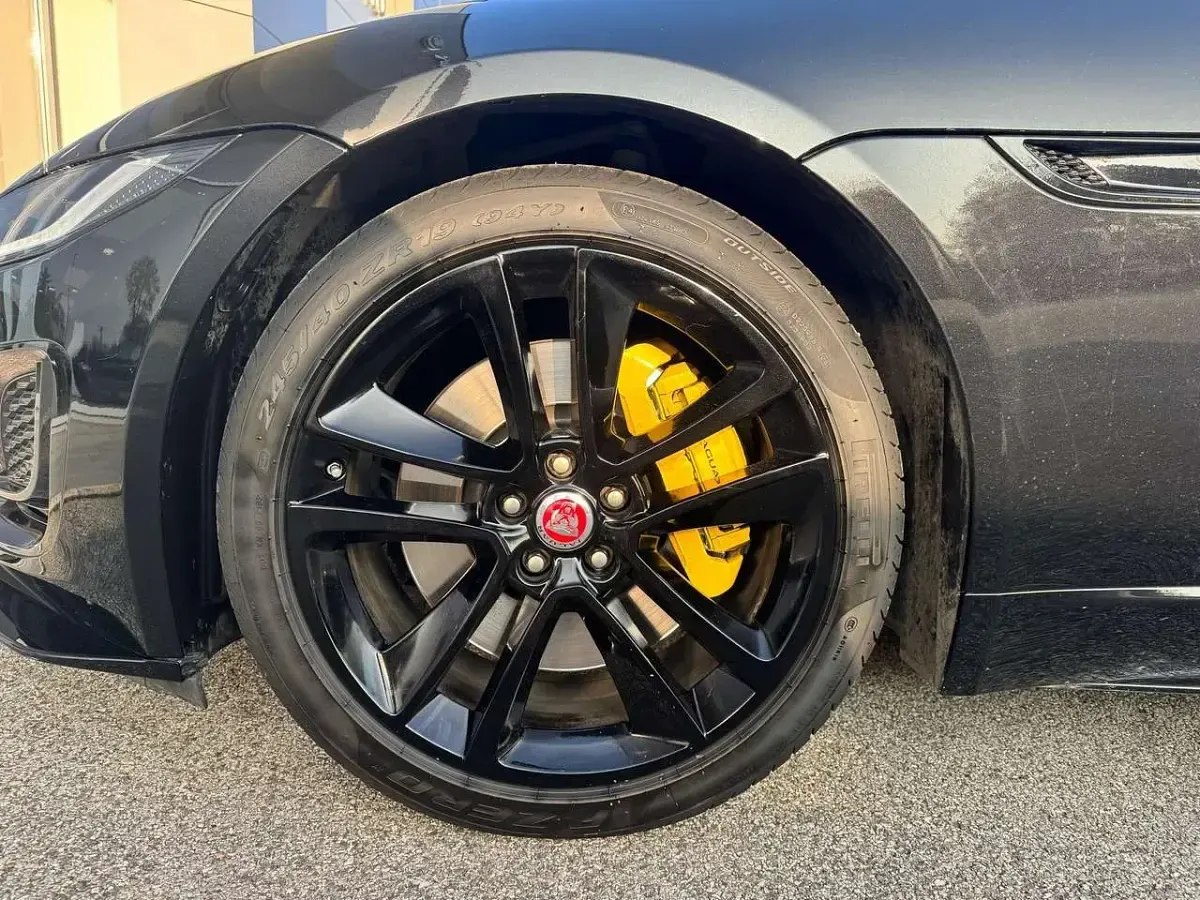 Usata Jaguar F-Type 300 CV (220 kW) 2021 Nero Coupé