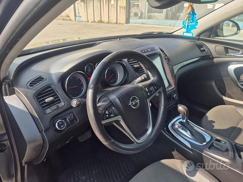 Usata Opel Insignia 160 CV (117 kW) 2012 Nero Station wagon