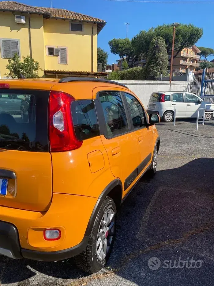 Usata Fiat Panda 4x4 S 85 CV (62 kW) 2017 Arancione Utilitaria