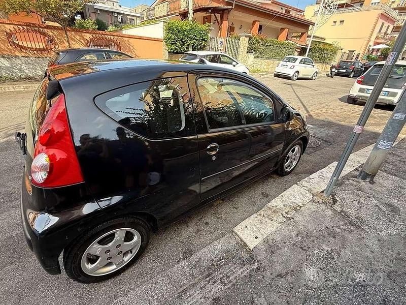 Usata Peugeot 107 68 CV (50 kW) 2008 Nero Utilitaria