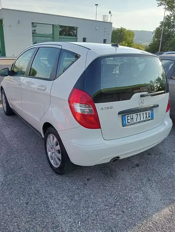 Usata Mercedes A180 Style 116 CV (85 kW) 2011 Bianco Utilitaria