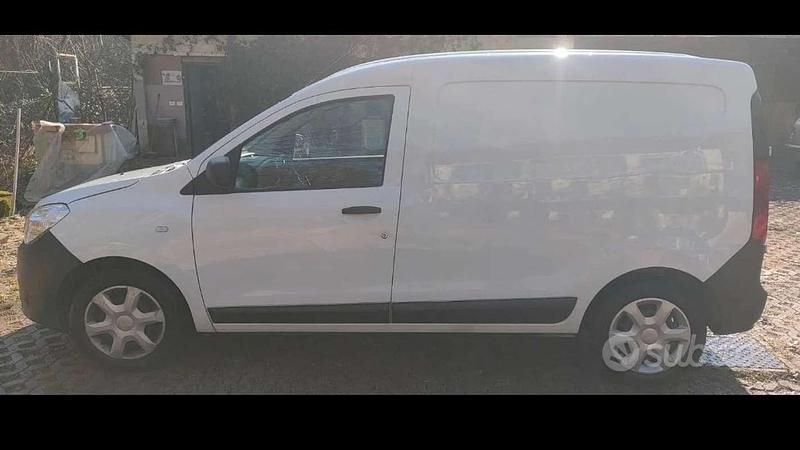 Usata Dacia Dokker Ambiance 90 CV (66 kW) 2018 Bianco Monovolume