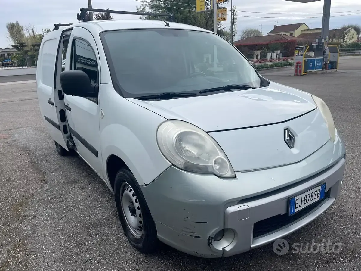 Usata Renault Kangoo 90 CV (66 kW) 2011 Bianco Monovolume