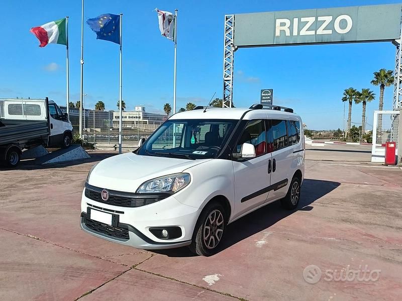 Usata Fiat Doblò Trekking 120 CV (88 kW) 2018 Bianco Monovolume