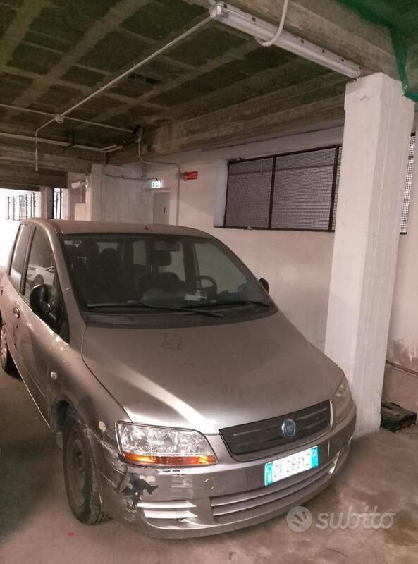 Usata 2005 Fiat Multipla Monovolume | 1000 € (Super prezzo) - Immagine 1/4