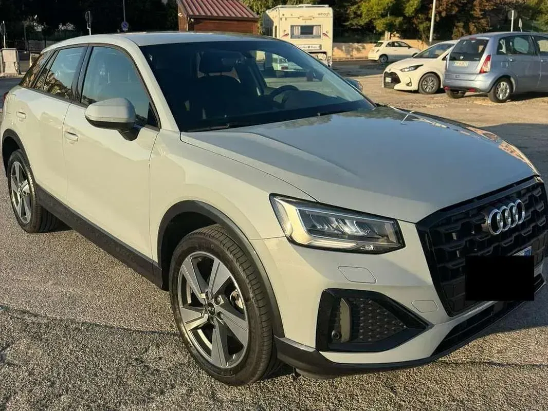Usata Audi Q2 Admired 116 CV (85 kW) 2022 Grigio SUV