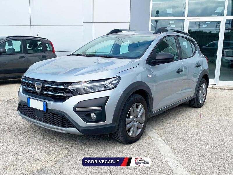 Usata Dacia Sandero Essentiel 100 CV (73 kW) 2022 Giallo Utilitaria