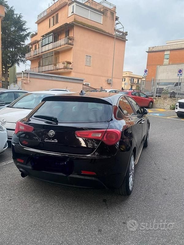 Usata Alfa Romeo Giulietta Turismo 170 CV (125 kW) 2012 Nero Utilitaria