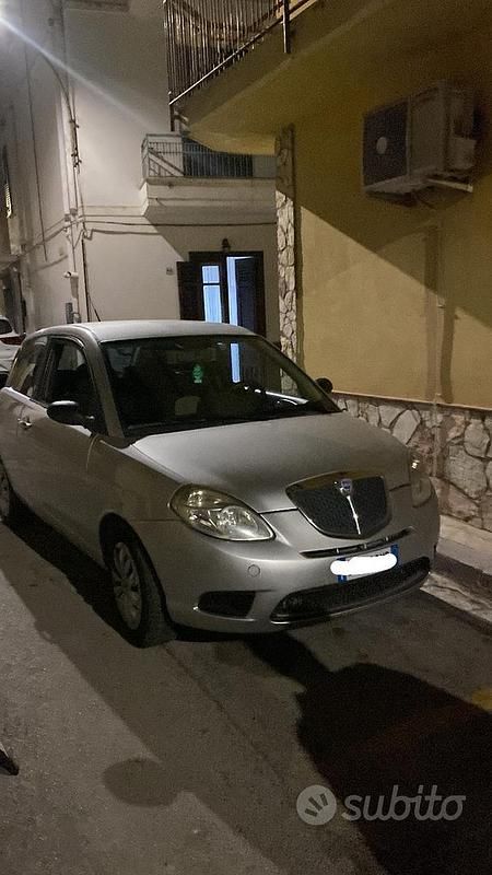 Usata Lancia Ypsilon 60 CV (44 kW) 2007 Grigio Utilitaria