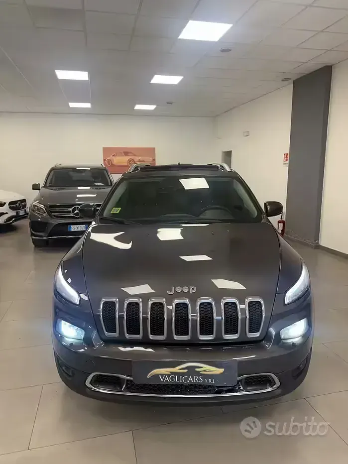 Usata Jeep Cherokee 140 CV (102 kW) 2014 Grigio SUV