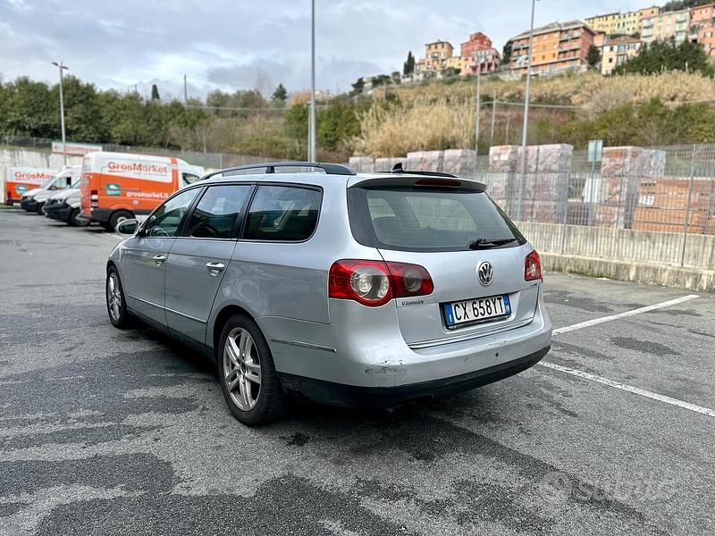 Usata VW Passat Highline 140 CV (102 kW) 2005 Grigio Station wagon