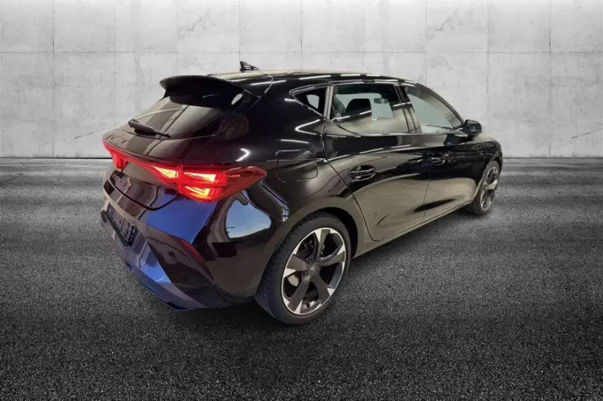Usata Cupra Leon 150 CV (110 kW) 2025 Nero Berlina
