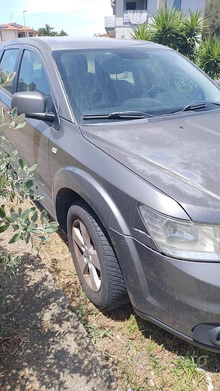 Usata Fiat Freemont 140 CV (102 kW) 2011 Grigio SUV