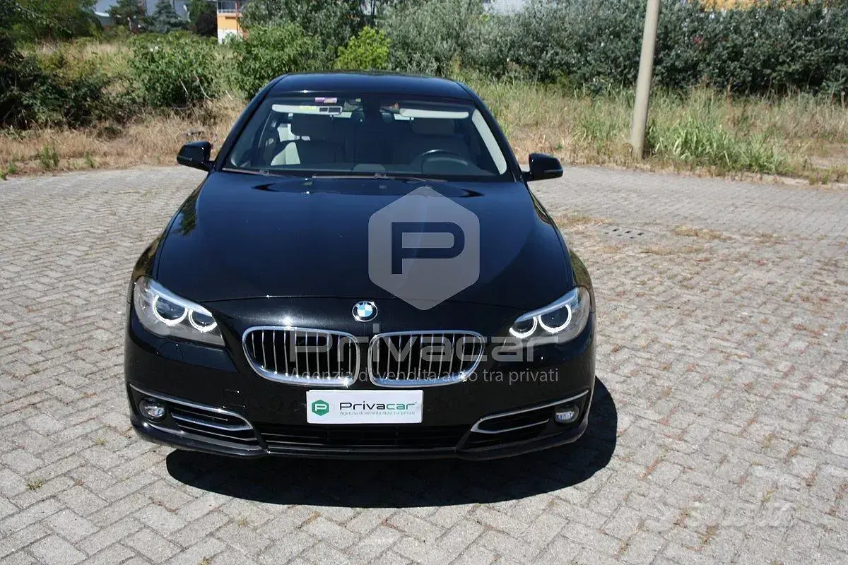 Usata BMW 525 Luxury Line 218 CV (160 kW) 2013 Nero Station wagon