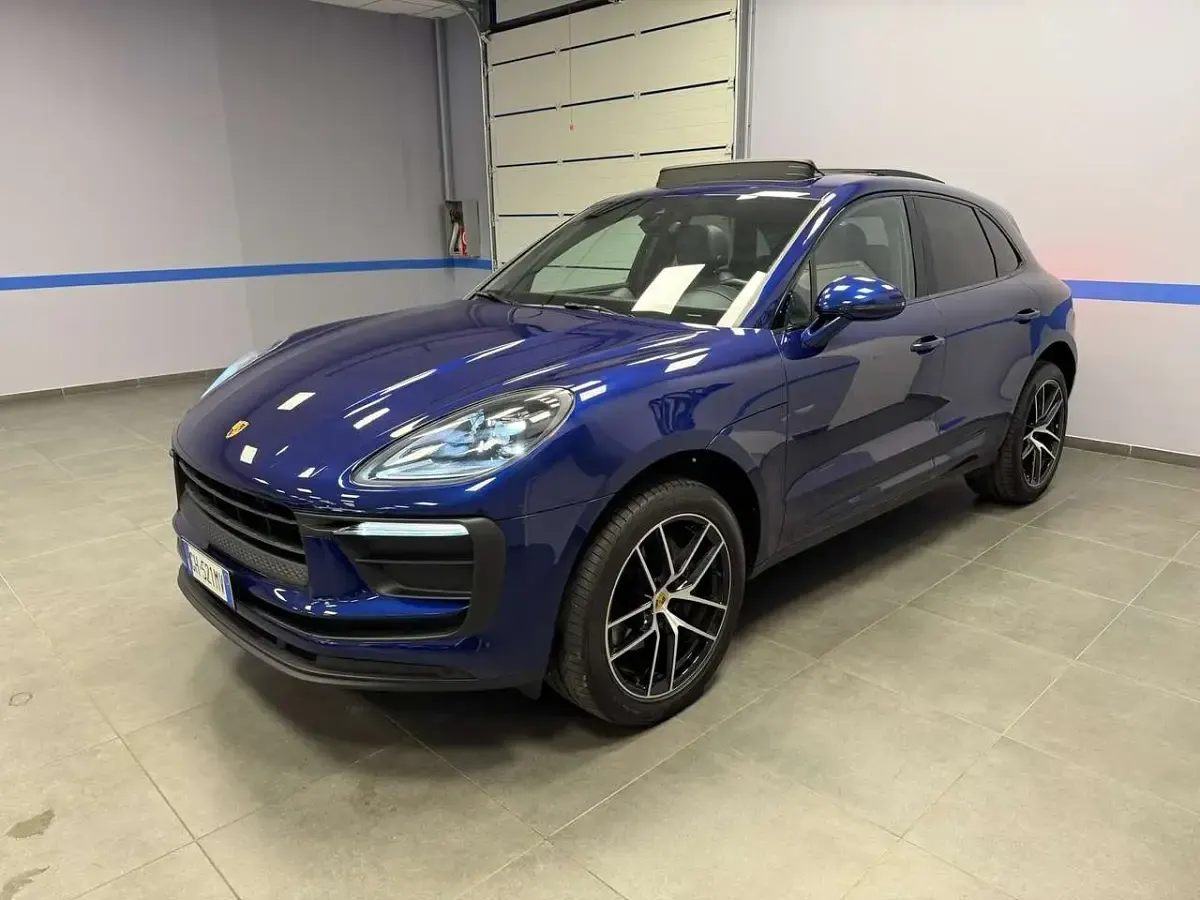 Usata Porsche Macan 265 CV (194 kW) 2021 Blu genziana SUV