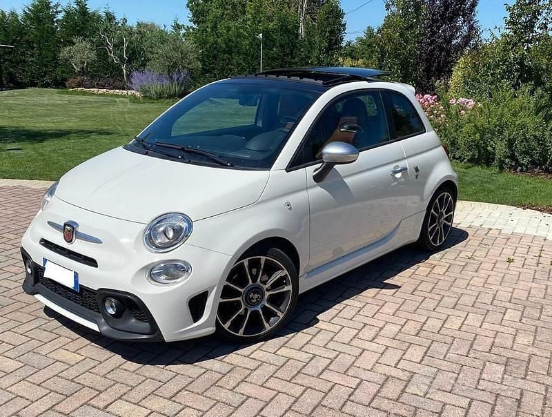 Usata Fiat 500 Abarth 165 CV (121 kW) 2018 Bianco Utilitaria