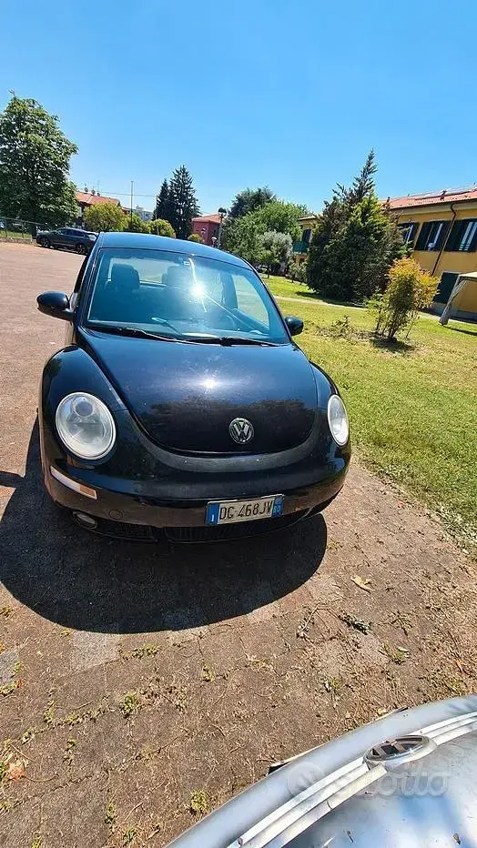 Usata VW New Beetle 102 CV (75 kW) 2007 Nero Utilitaria