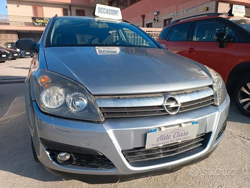 Usata Opel Astra Club 101 CV (74 kW) 2006 Blu Berlina