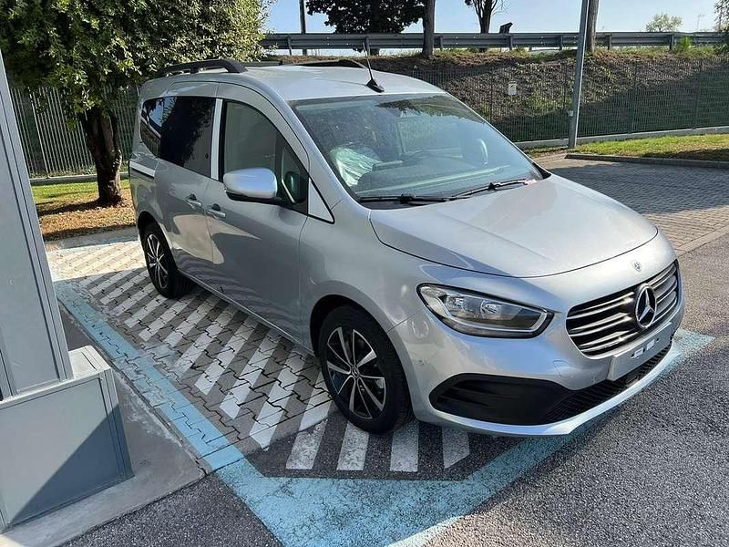 Usata Mercedes 180 Premium 116 CV (85 kW) 2023 Berlina