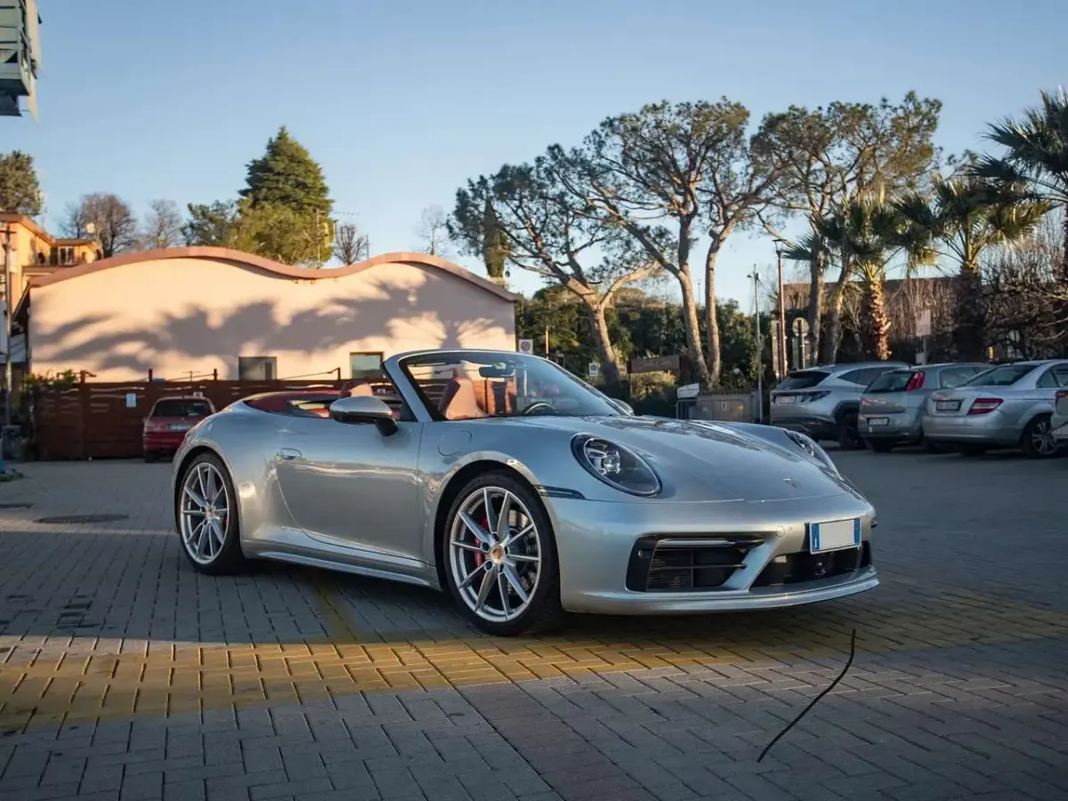 Usata Porsche 911 Carrera S Cabriolet 450 CV (330 kW) 2019 Argento dolomite metallizzato Cabrio