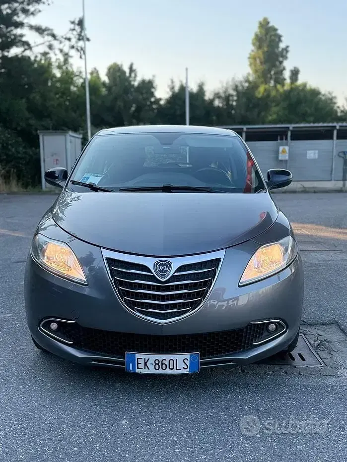 Usata Lancia Ypsilon S 69 CV (50 kW) 2011 Grigio Utilitaria