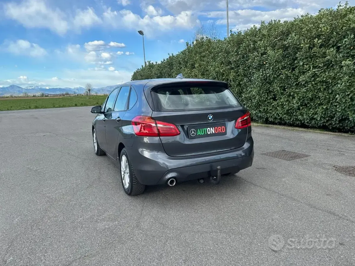 Usata BMW 216 Active Tourer Sport Line 116 CV (85 kW) 2018 Grigio Monovolume