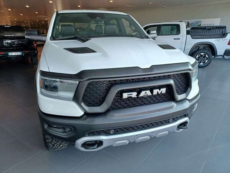 Usata RAM 1500 401 CV (294 kW) 2024 Bianco Pick-up