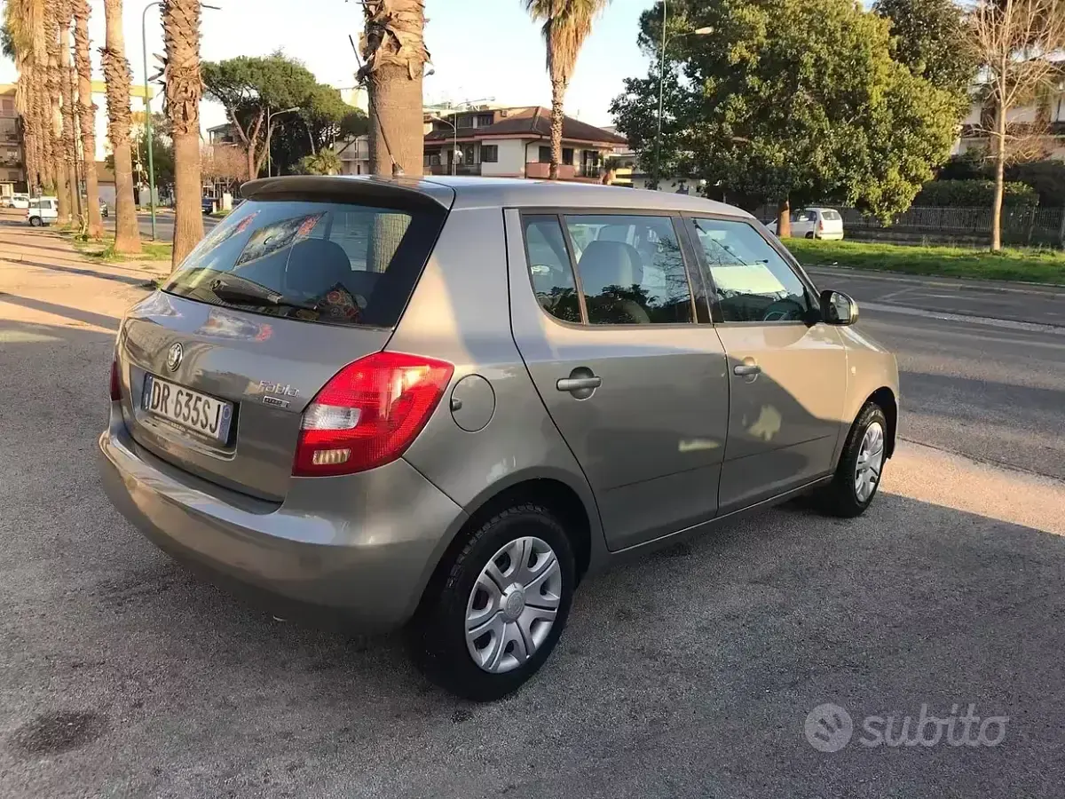 Usata Skoda Fabia Style 60 CV (44 kW) 2008 Grigio Berlina