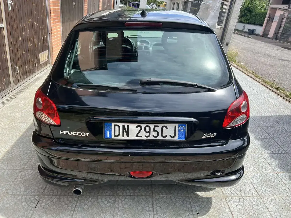 Usata Peugeot 206 75 CV (55 kW) 2008 Nero Berlina