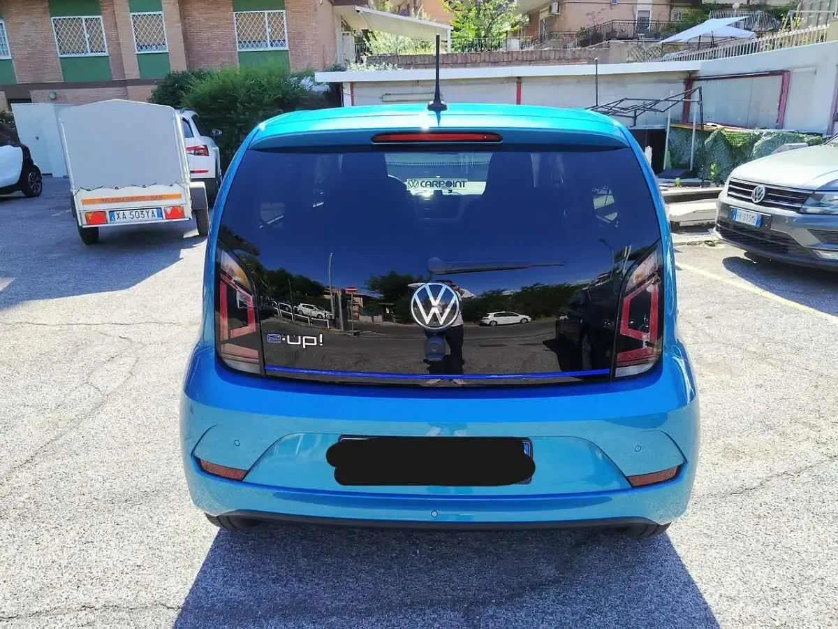 Usata VW e-up! 61 kW (83 CV) 2021 Blu/azzurro Utilitaria