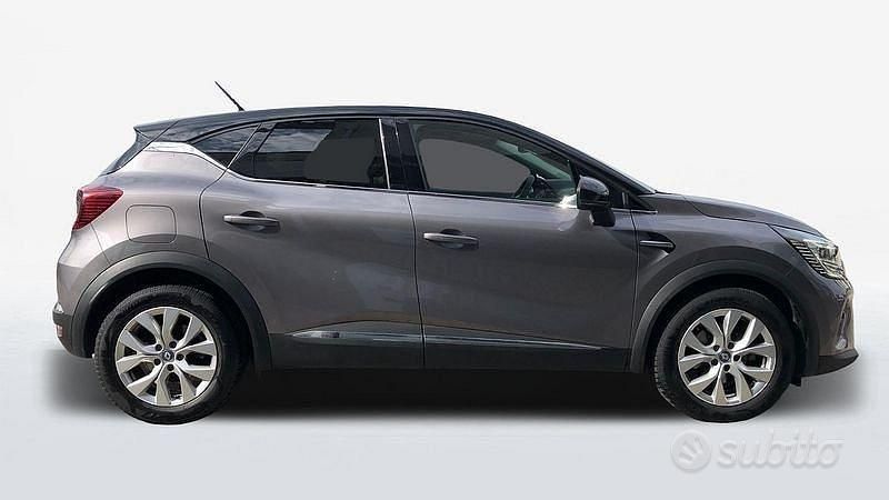 Usata Renault Captur Intens 160 CV (117 kW) 2022 Grigio scuro SUV