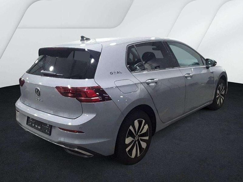 Usata VW Golf Life 116 CV (85 kW) 2025 Moonstone gray Berlina
