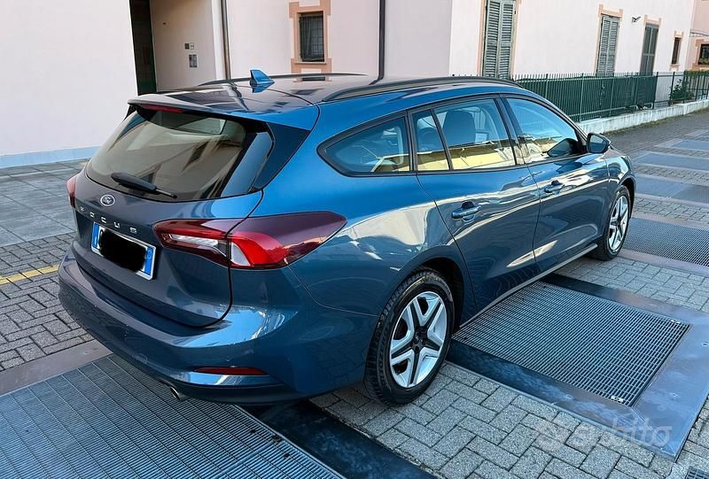 Usata Ford Focus 120 CV (88 kW) 2022 Blu Station wagon