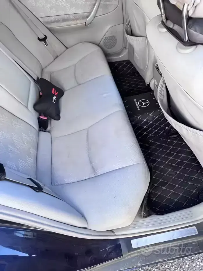 Usata Mercedes C220 143 CV (105 kW) 2002 Blu Berlina