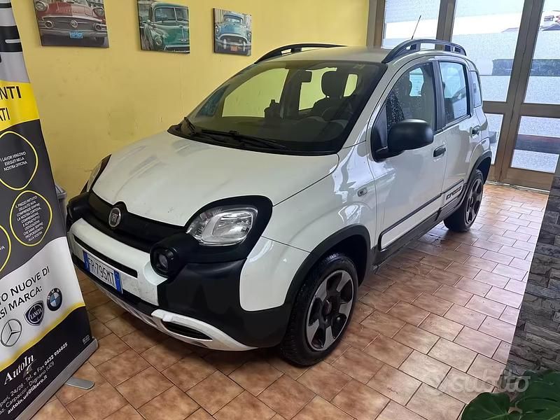 Usata Fiat Panda Cross Cross 95 CV (69 kW) 2017 Bianco Utilitaria