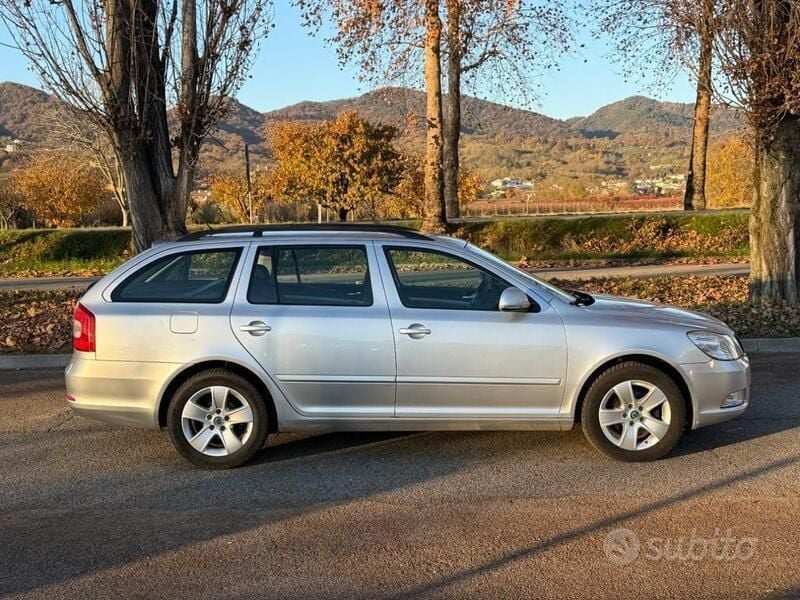 Usata Skoda Octavia Comfort 105 CV (77 kW) 2009 Argento Station wagon