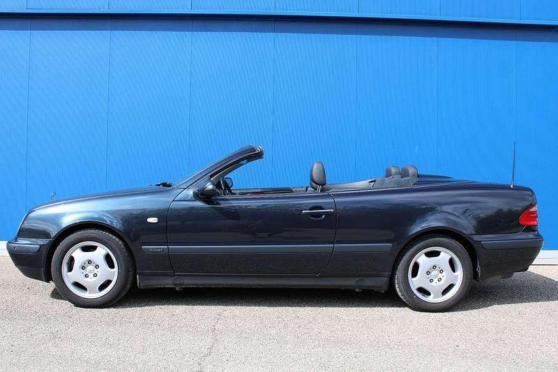 Usata Mercedes CLK200 Elegance 192 CV (141 kW) 1999 Blu Cabrio