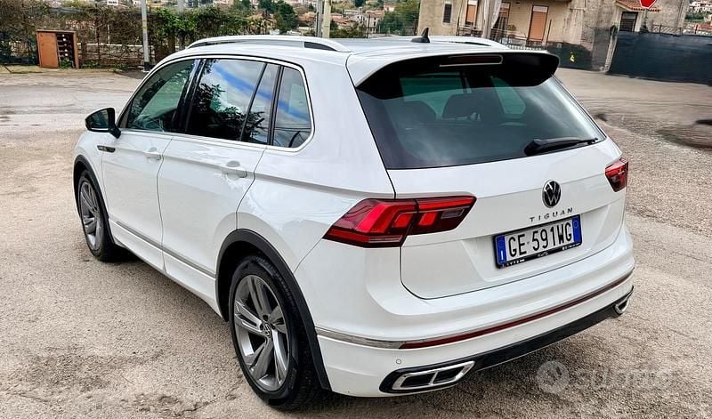 Usata VW Tiguan R-line Plus 150 CV (110 kW) 2021 Bianco SUV