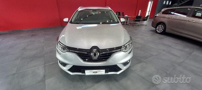Argento Usata 2019 Renault Mégane GrandTour Station wagon | 9900 € (Buon prezzo) - Immagine 1/4
